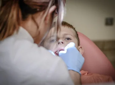 Co się dzieje, gdy dentysta zniekształca usta?
