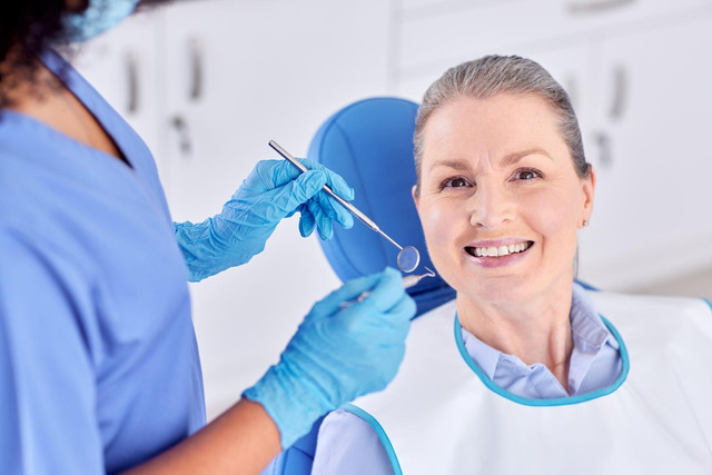 Leczenie zębów - Jaka jest różnica między kanałami korzeniowymi a licówkami?